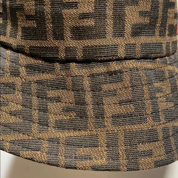 Bucket hats - Picture 3 of 3